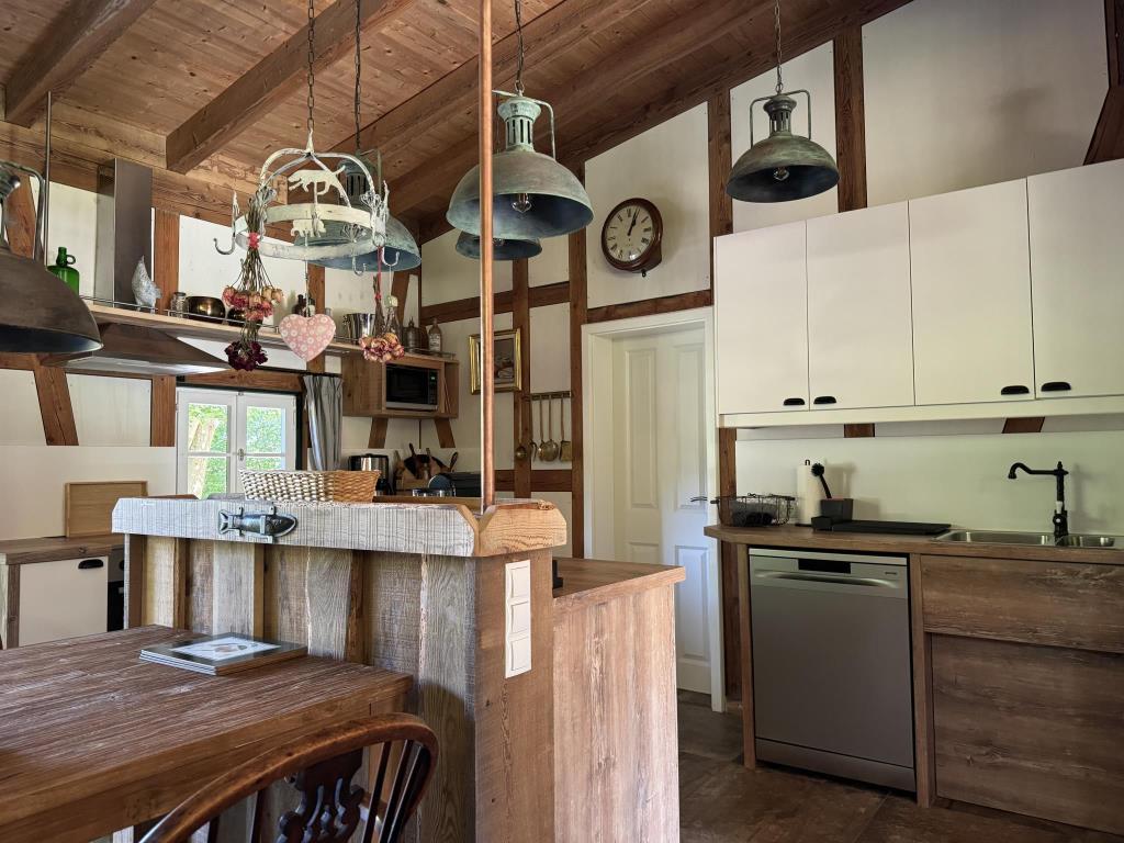 Küchenzeile mit Spüle - Urlaub am Rhein in Ferienwohnung Farmhouse in Altes Forsthaus Boppard, Kreuzberg 2, 56154 Boppard